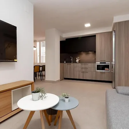 C23 Lovely 4 Bedroom Close To Maria Zambrano Apartament *