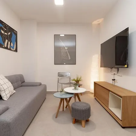C23 Lovely 4 Bedroom Close To Maria Zambrano Apartament *